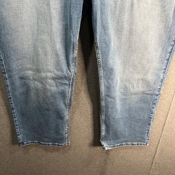 Candace Cameron Bure Cropped Straight Leg Jeans BigSur Med Wash, Plus 26 - Picture 4 of 11